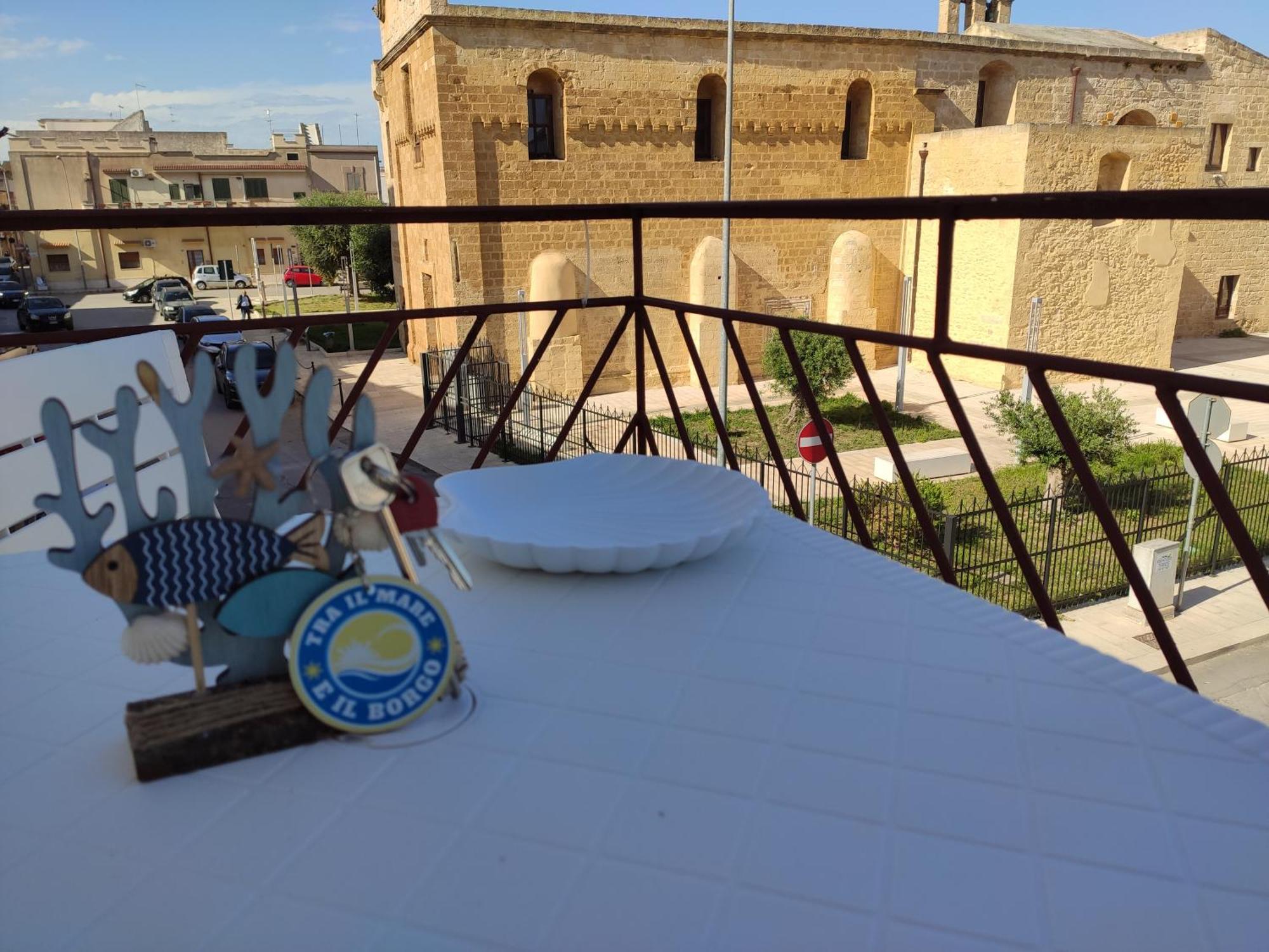 Tra Il Mare E Il Borgo - Pulsano Apartamento Exterior foto